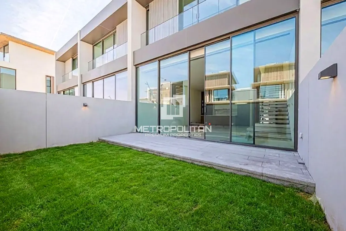 Area Specialist | Single Row G+1 |Prime Investment