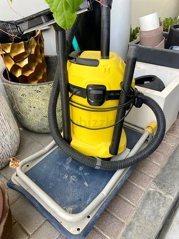 Yellow wet/dry vacuum cleaner Karcher