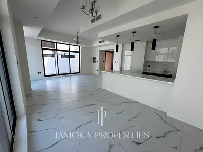 Brand New Corner Unit | Single Row | Exclusive with Jamoka