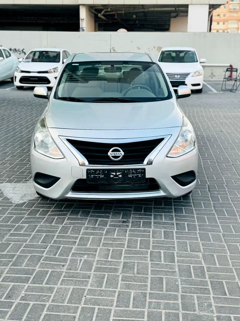 Nissan Sunny 2022 — photo 1 of 8