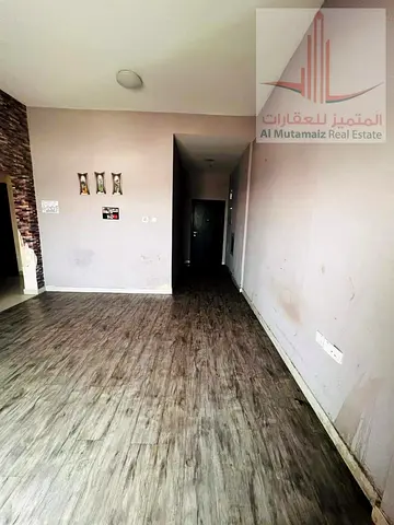 شقة غرفة و صالة فى منطقة الروضة 3 على شارع الشيخ عمار موقع مميز جدا بناية عائلات فقط