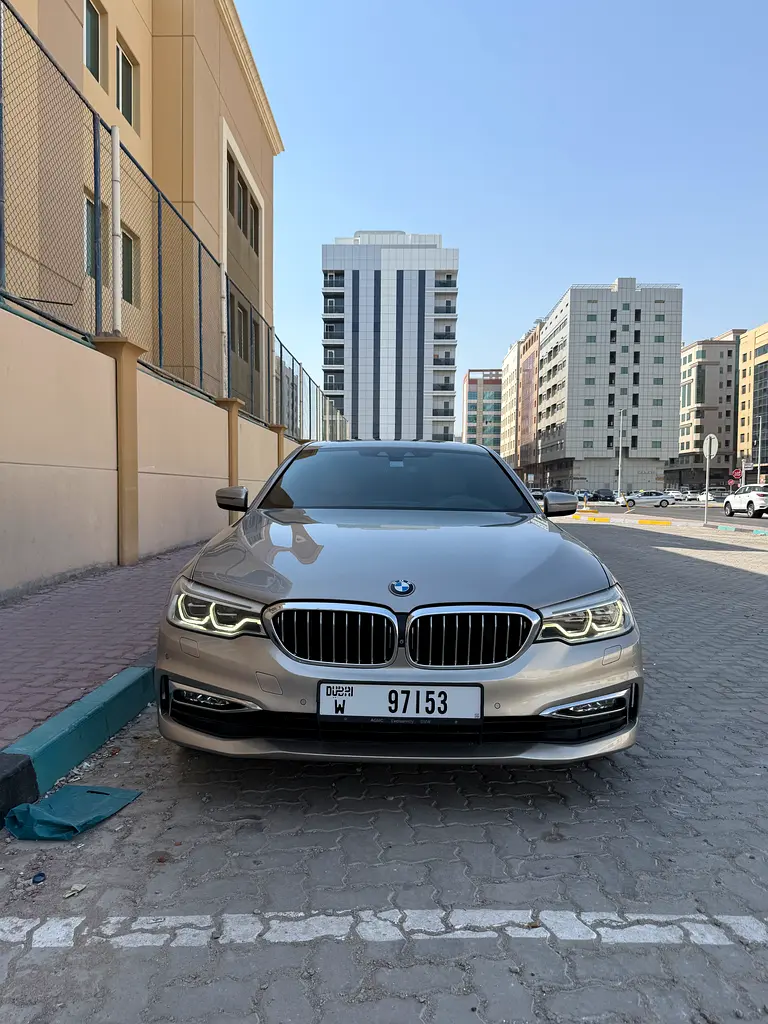 BMW 5-Series 2018 — photo 1 of 16