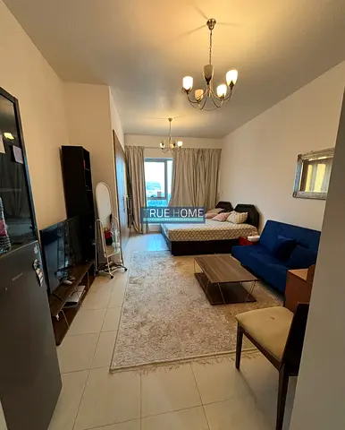 Spacious Studio in Skycourts Tower