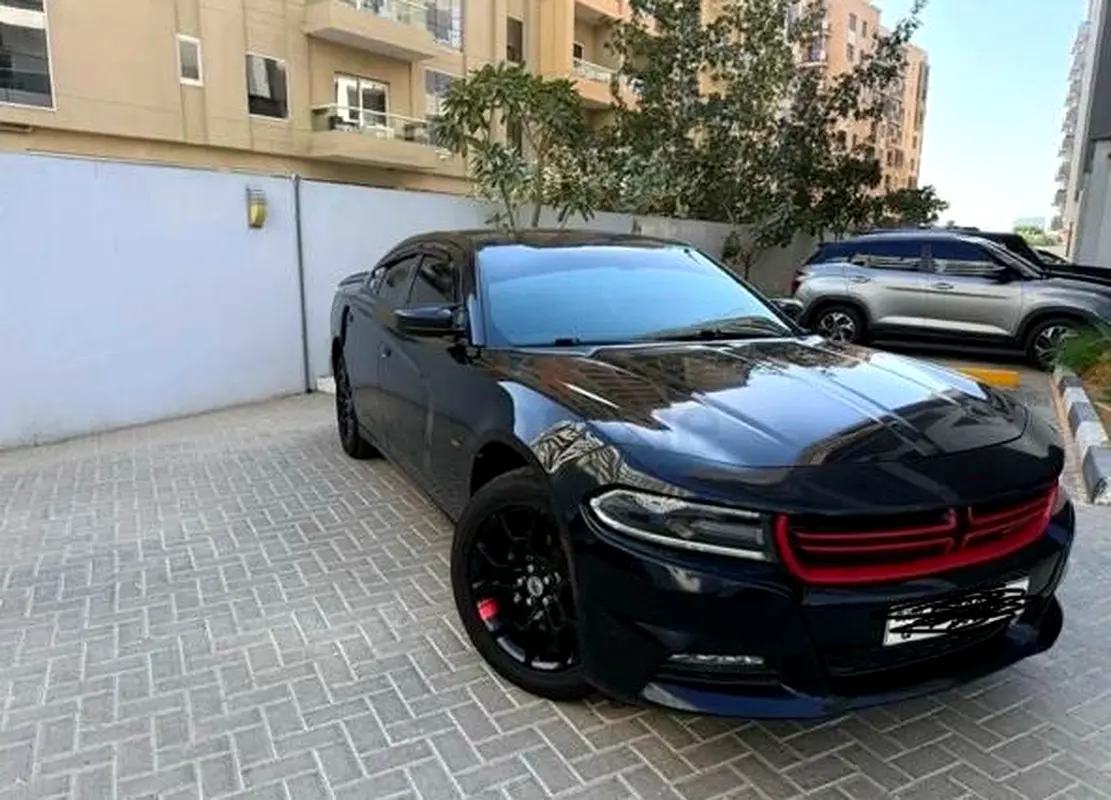 Dodge Charger 2018 — photo 1 of 9