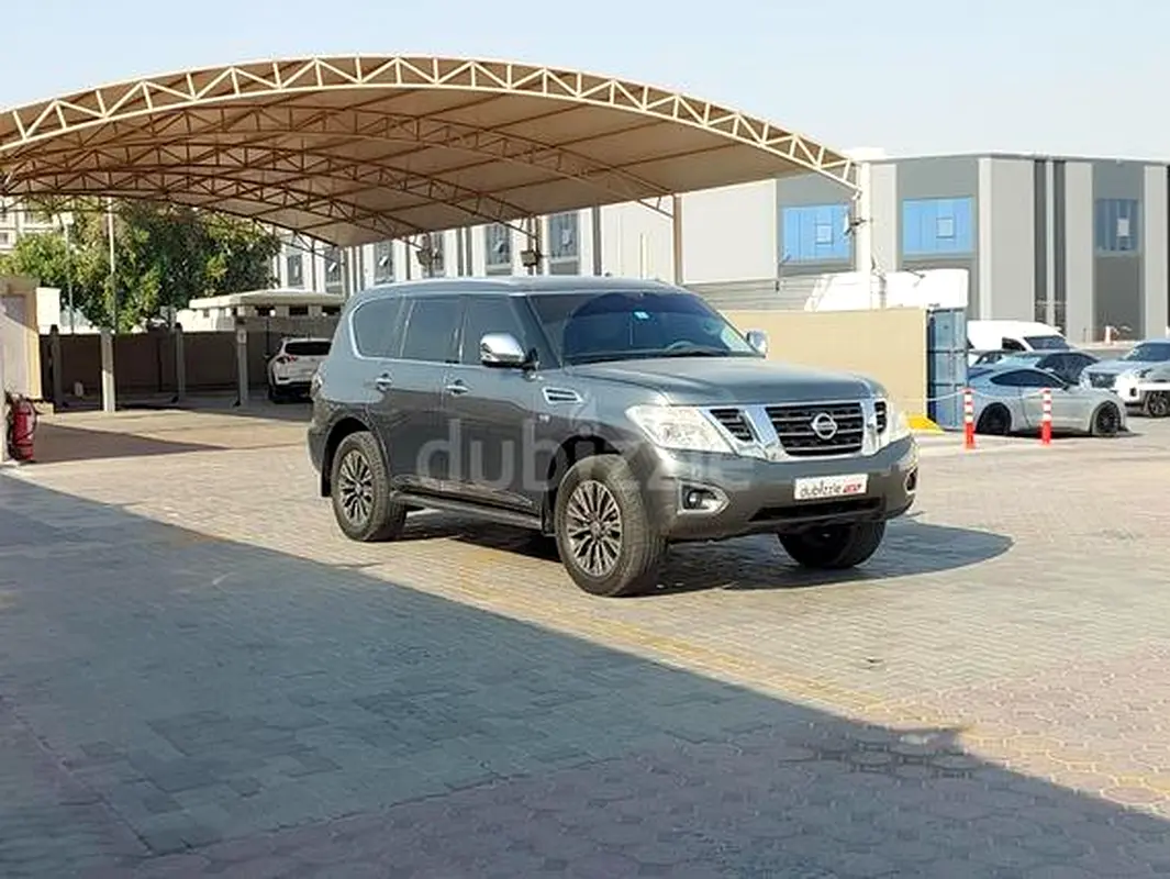 Nissan Patrol 2015 — photo 1 of 15