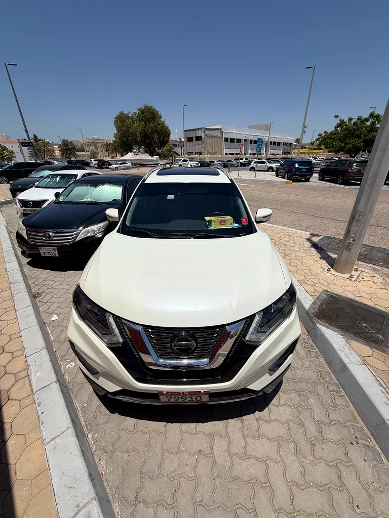 Nissan Rogue 2019 — photo 1 of 14