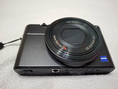 Sony RX100 Compact Digital Camera with Carl Zeiss Lens (Good Condition)