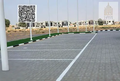 فرصة استثمارية مميزة – أرض سكنية للبيع في أم القيوين  امتلك أرضًا سكنية في موقع استراتيجي وحيوي داخل أم القيوين، مناسبة لبناء فيلا عائلية أو للاستثمار