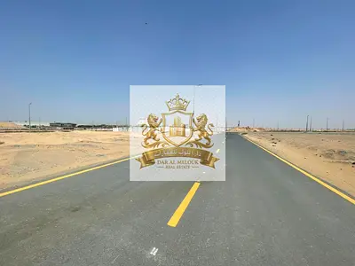 قطعة ارض تجارية  مساحة 15 الف قدم مربع  على شارعين قار امامي وخلفي 24 متر و 18 متر  ثالث صف من شارع الامارات العابر