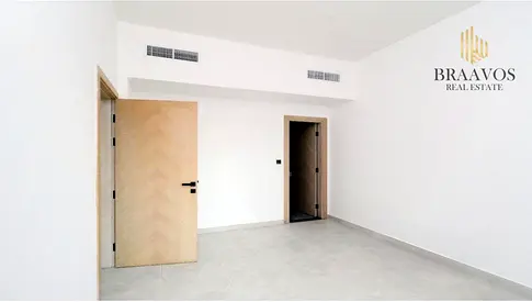 CHILLAR FREE | NEAR TO EXIT | WELL MAINTAINED