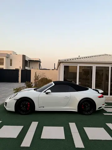 2019 Porsche 911 Carrera 4 GTS - European Specs