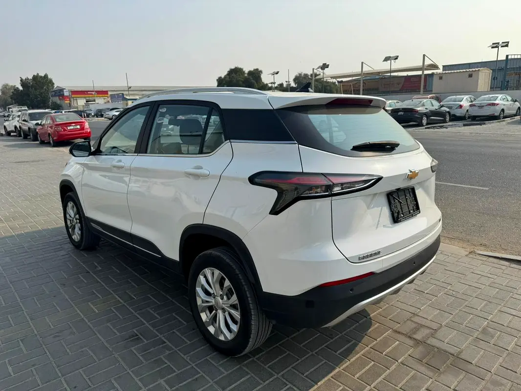 Chevrolet Groove 2023 — photo 1 of 8