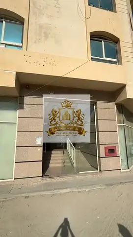 🚨 فرصة استثمارية ذهبية في النباعة – الشارقة 🚨
للبيع بناية مميزة بموقع حيوي في منطقة النباعة، مناسبة للاستثمار وتحقيق عائد قوي مع إمكانية زيادة الدخل مستقبلًا بسبب العقود القديمة القابلة للتجديد بأسعار
