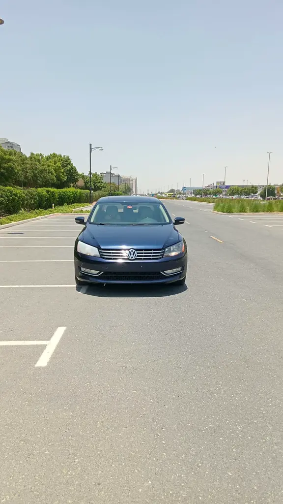 Volkswagen Passat 2016 — photo 1 of 19
