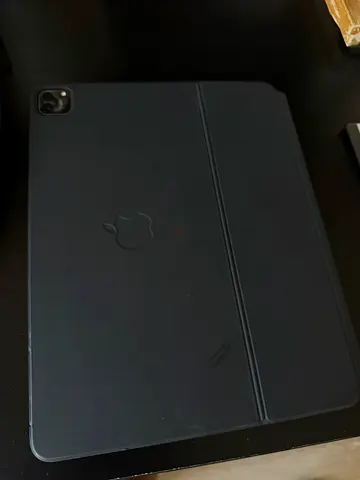 Apple iPad Pro 12.9 inch (6th generation)with Smart Cover keyboard original(Black) - Good Condition
