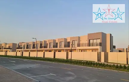 SINGLE ROW UPGARDED 3 BEDROOM MAID NICE DEAL FURNISHED OR UNFURNISHED BOTH OPTIONS
