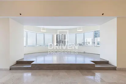 Well Maintained Unit | Stunning Sea view