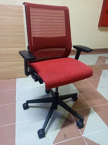 Steelcase Think V1 Version Chair (3D Knit  Black Frame)