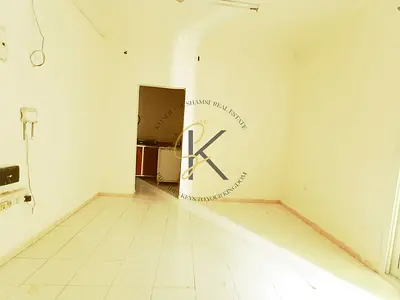 Lavish studio available in muwaliah full of family building for contact Babar