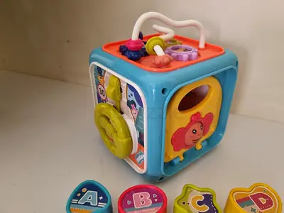 Kids activity cube