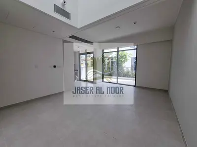 Prime Location| Vacant | Close to Park | Spacious