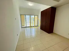 Well-Maintained | Lake Facing | Near Metro