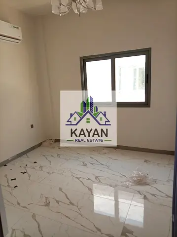 🏡 4BR villa for rent, 2 floors, prime location near mosque and services, ready to move in.