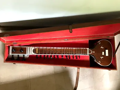 SITAR - 70 years old from famous Rikhi Ram in Delhi