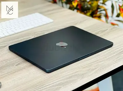 Apple MacBook Air M2 with 16GB RAM and 256GB SSD storage.