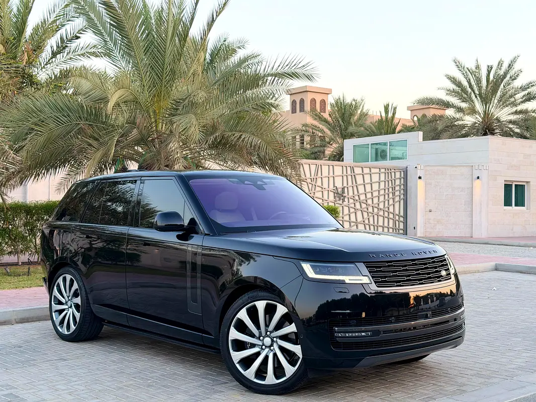 Land Rover Range Rover 2022 — photo 1 of 14