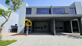Luxury Townhouse for sale-Maid room WITH PAYMENT PLAN