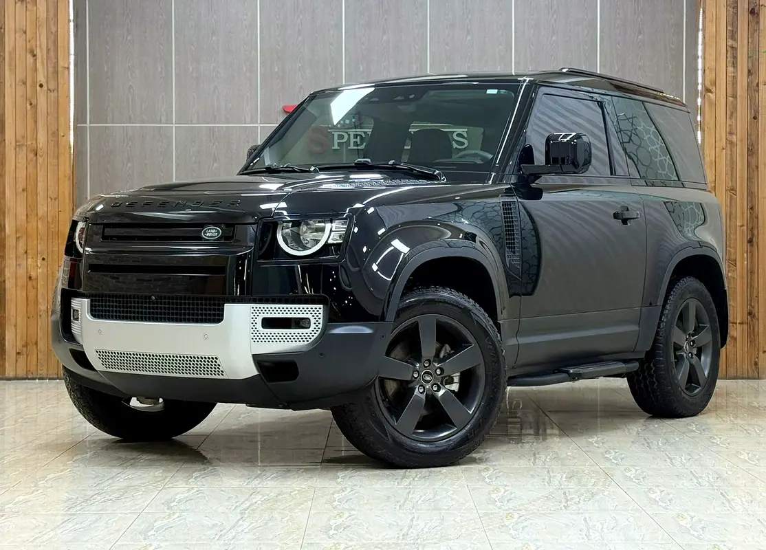 Land Rover Defender 2025 — photo 1 of 17