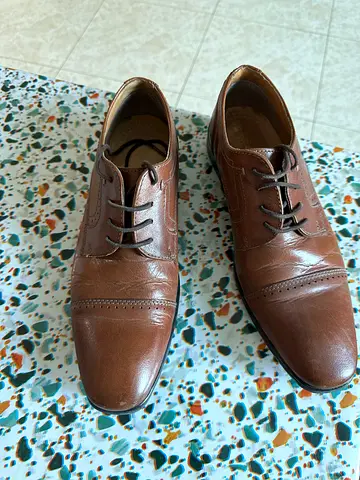Brown leather mens dress shoes, size (please confirm) - gently used