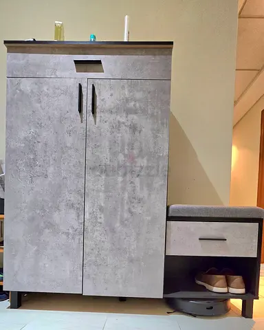 15-pair shoe cabinet with cushioned bench