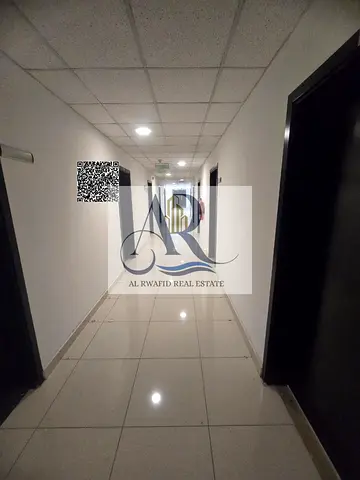 جاهز لاستيعاب أعداد كبيرة بموقع حيوي  مناسب للشركات والمؤسسات