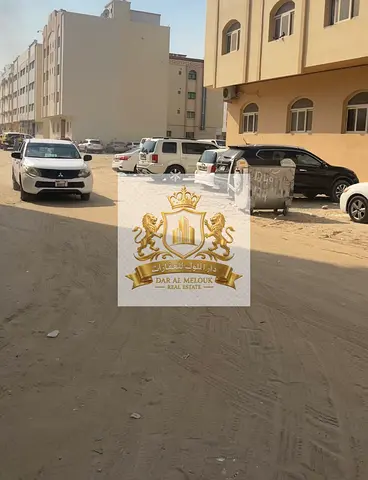 للبيع في الشارقه منطقه     مويلح التجاري ارض تجاري     مساحه 3067 قدم تصريح ارضي وثلاث طوابق