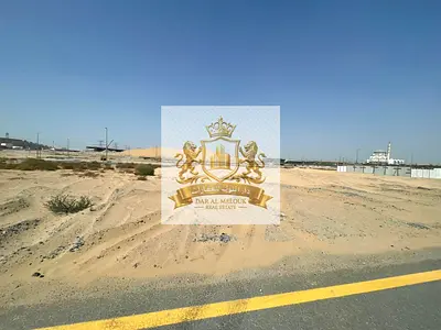 For sale in Sharjah Al Tayy West Residential plot of land, 2,755 square feet, opposite the park