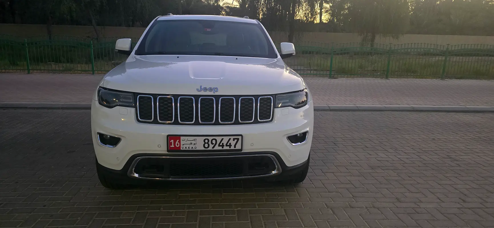 Jeep Grand Cherokee 2019 — photo 1 of 10