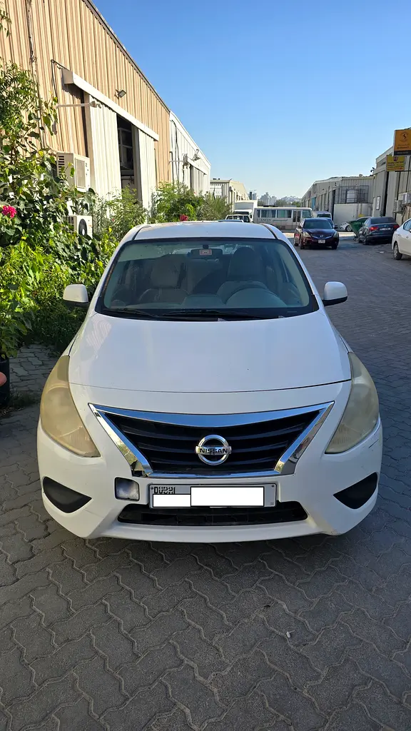 Nissan Sunny 2016 — photo 1 of 18