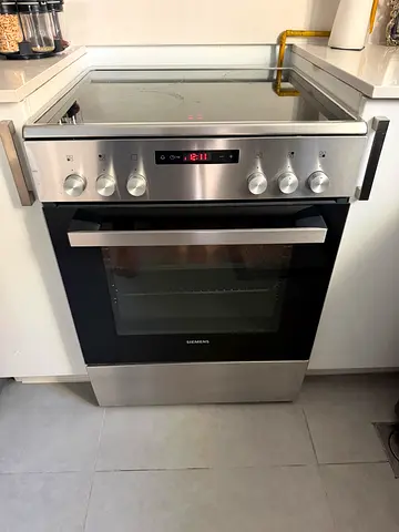 Siemens Electric Cooker oven 60cm same like New