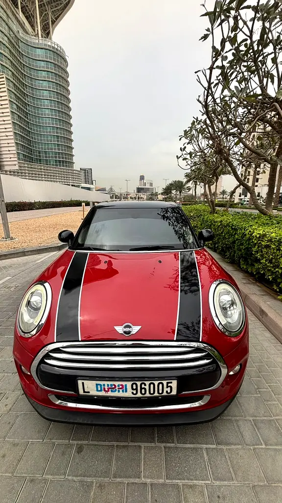 MINI Cooper 2018 — photo 1 of 5