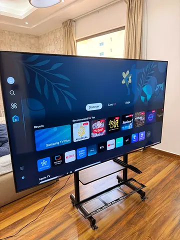 Samsung 85” Crystal UHD 4K Smart TV (CU8000) - Immaculate + Trolley  Wall Mount