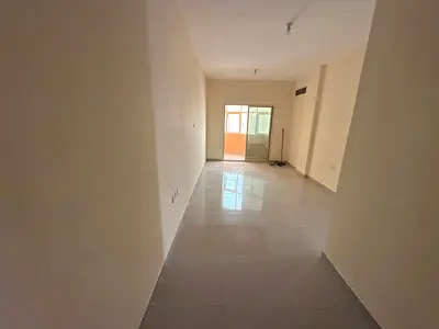 علي الطريق الرئيسي بالجرف 2 موقع مميز جدا مقابل جسر الروضه ومقابل نستو وقريب من اسواق الامارات