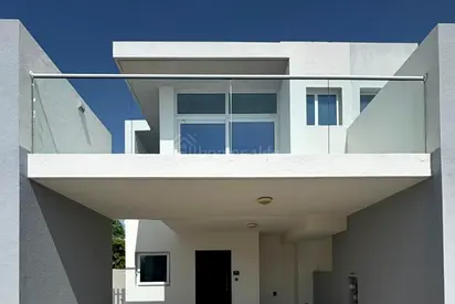 Elegant corner Villa in Vardon | Prime Location