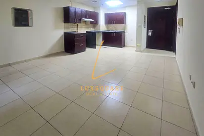 Spacious 1BR | Large Layout | Up to 6 Cheques