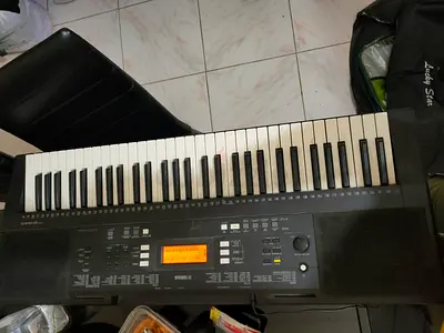 Yamaha PSR-240 Portable Electronic Keyboard - Used, Working
