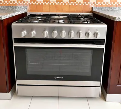 Bosch gas cooker 5 burner neat and clean perfect working