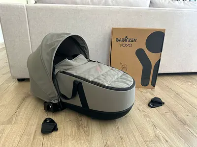 Babyzen YOYO Bassinet/Carrycot in good condition with original adapters