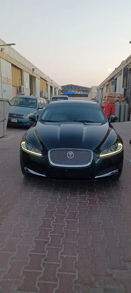 Jaguar XF 2014 — photo 1 of 7