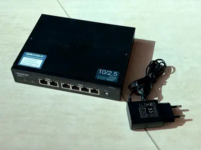 QNAP QSW-2104-2T Ethernet Switch - Compact 4-Port 2.5GbE